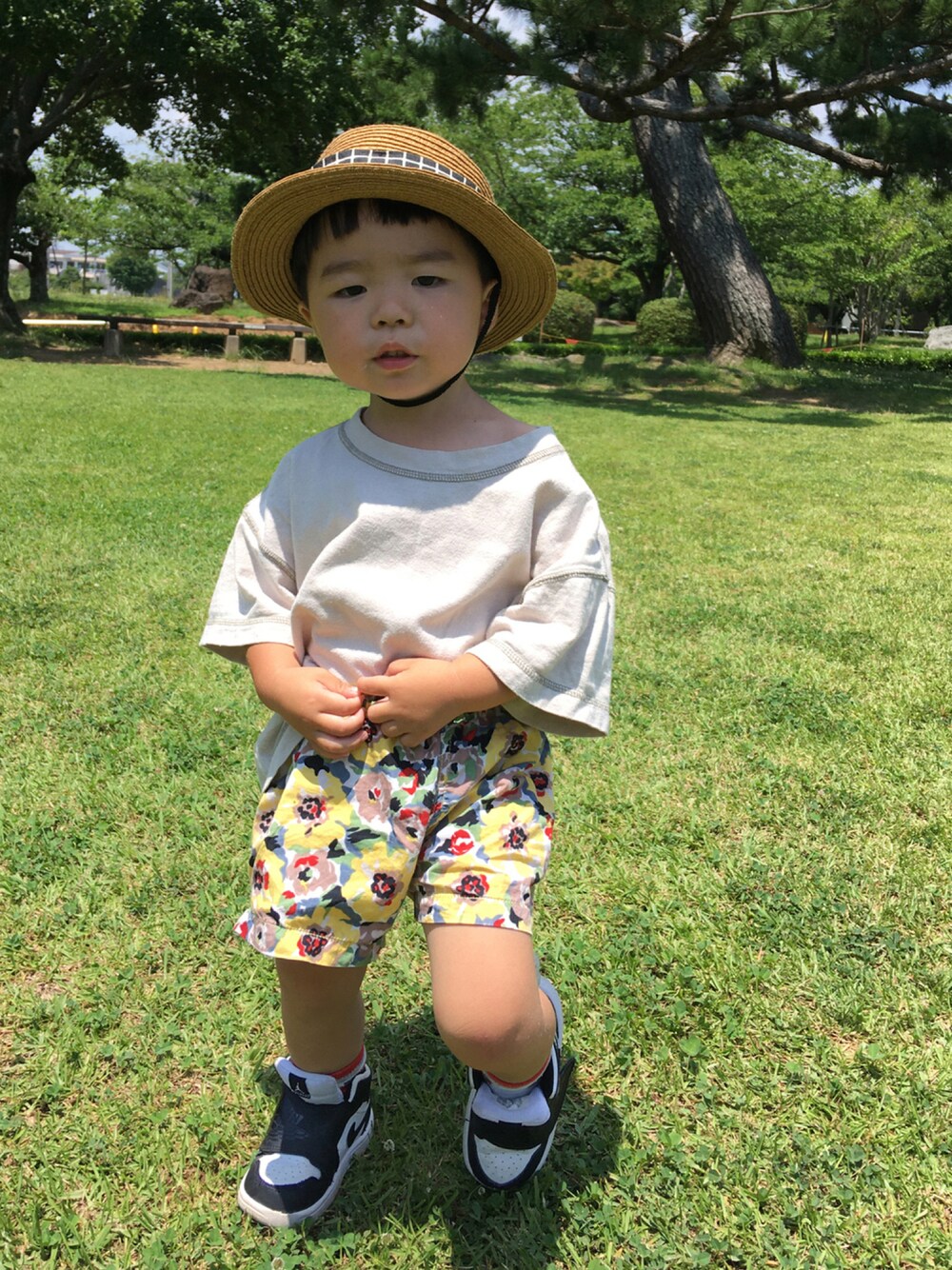 「柄パンツ、ビッグシルエット、キッズコーデ、男の子、ビッグT」｜「Petit jamの葉っぱカンカン帽（ハット、ブラウン系）」を使った、ryumacodeさん（キッズ・80cm）の夏コーディネートの1枚目の写真