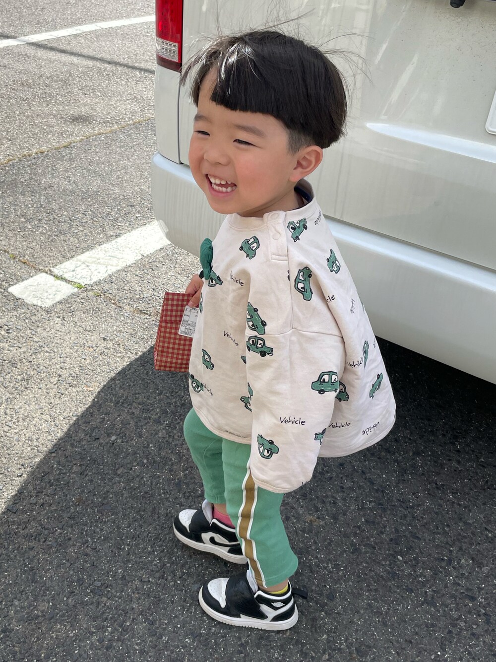 「バースデイ」｜「Birthdayのアイテム（トップス、ベージュ系）」を使った、ryumacodeさん（キッズ・90cm）の夏コーディネートの1枚目の写真