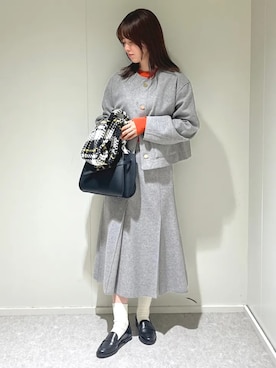 「アイテム（ノーカラージャケット）」を使った、天本さん（レディース・165cm）の秋コーディネート