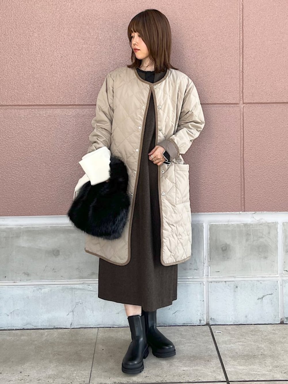 タグ付き パイピング クルーネック ロングダウンコートブラック TAION