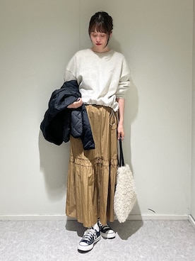 「アイテム（スカート、イエロー系）」を使った、天本さん（レディース・165cm）の秋コーディネート