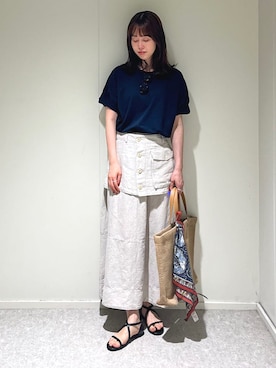 「BINDU（ビンドゥー）のアイテム」を使った、天本さん（レディース・165cm）の夏コーディネート