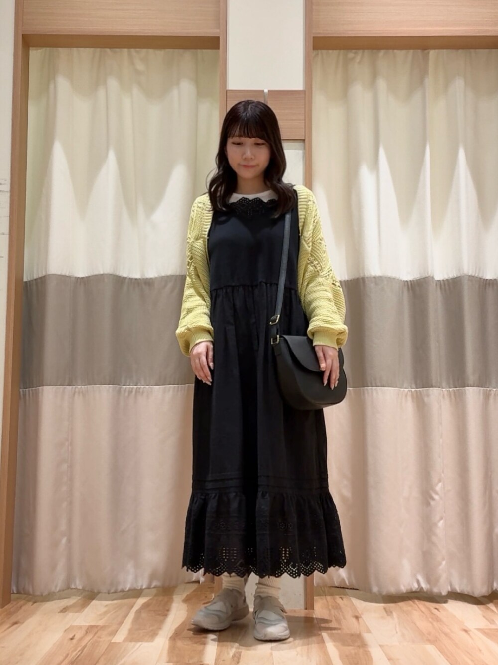 「SM2のアイテム（ワンピース/ドレス、ブラック系）」を使った、ym.さん（レディース・160cm）の春コーディネートの1枚目の写真