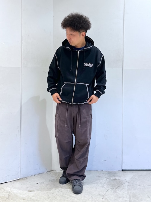 XLARGE���h�ؑ��@��C����̃p�[�J�[�uCONTRAST STITCH ZIP HOODED SWEATSHIRT�iXLARGE�b�G�N�X�g�����[�W�j�v���g�����R�[�f�B�l�[�g