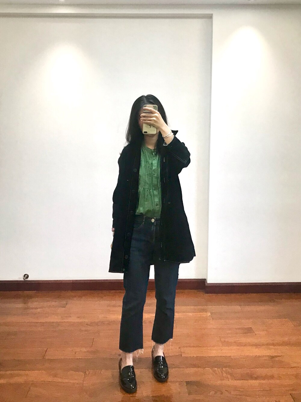 「DECOY＆CO.のアイテム（シャツ/ブラウス、グリーン系）」を使った、kimchenchenさん（レディース・160cm）の春コーディネートの1枚目の写真