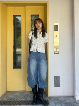 「mystic（ミスティック）の《＠___s_m17 セレクト/IVO》シャーリングシェイプシャツ（シャツ/ブラウス、ホワイト系）」を使った、小南優歩さん（レディース・163cm）の春コーディネート