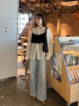 「mystic（ミスティック）のシアーシャツビスチェSET（シャツ/ブラウス、ホワイト系）」を使った、小南優歩さん（レディース・163cm）の春コーディネート
