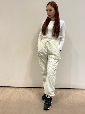「カーゴパンツ白」｜「アイテム（その他）」を使った、LUKAさん（レディース・155cm）の冬コーディネート