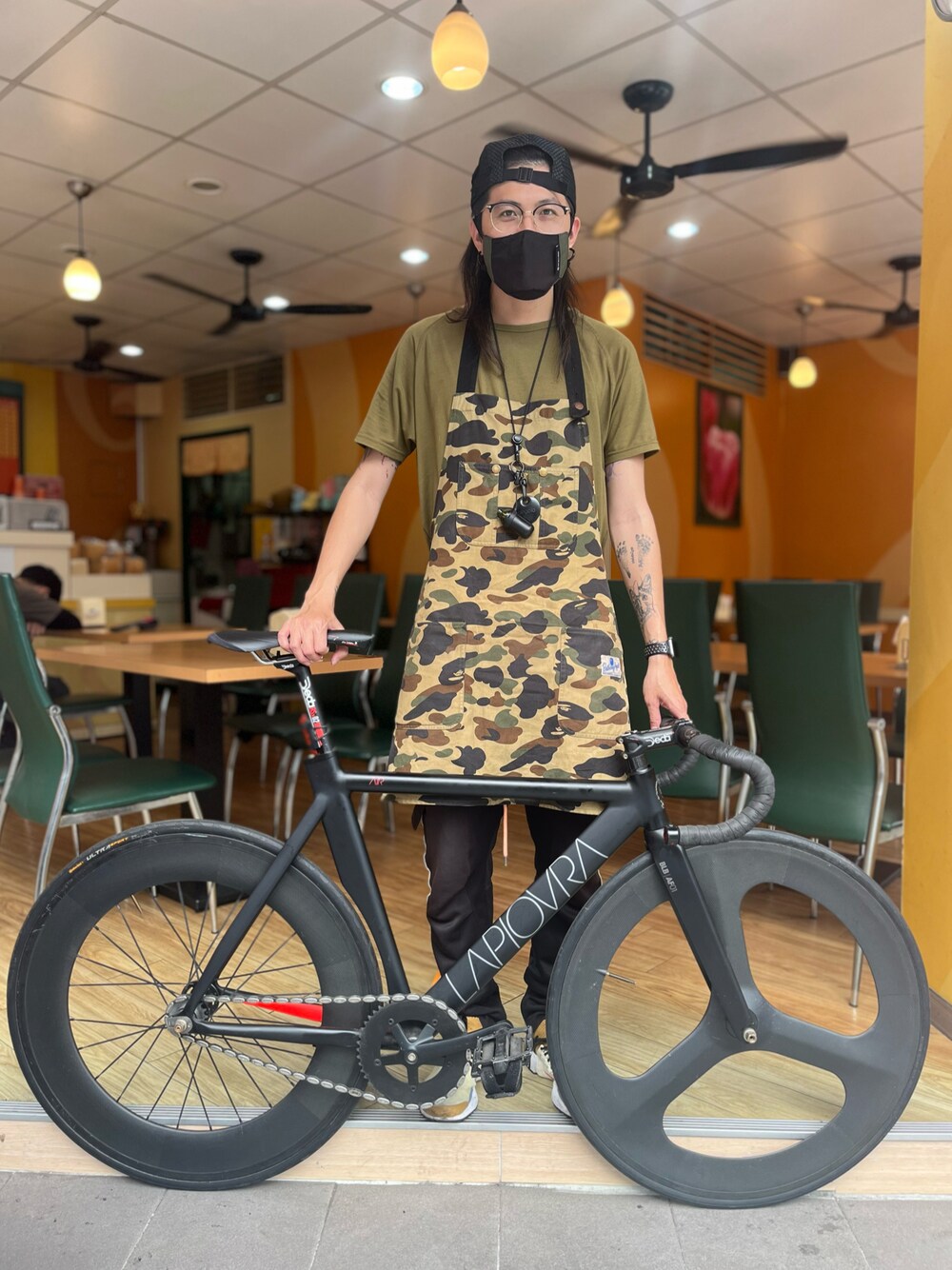 「supreme、ORBIT GEAR、otheruk、A BATHING APE、HOLLYWOOD HEARTBREAKER、Brick Lane Bikes、fixedgear、FIXEDBIKE、NIKE、air presto、ootd、中年微激、奮鬥大叔自治會」｜「Supreme のDenim Ripstop Camp Cap（帽子、ブラック系）」を使った、Reset🇹🇼さん（メンズ・178cm）の冬コーディネートの1枚目の写真