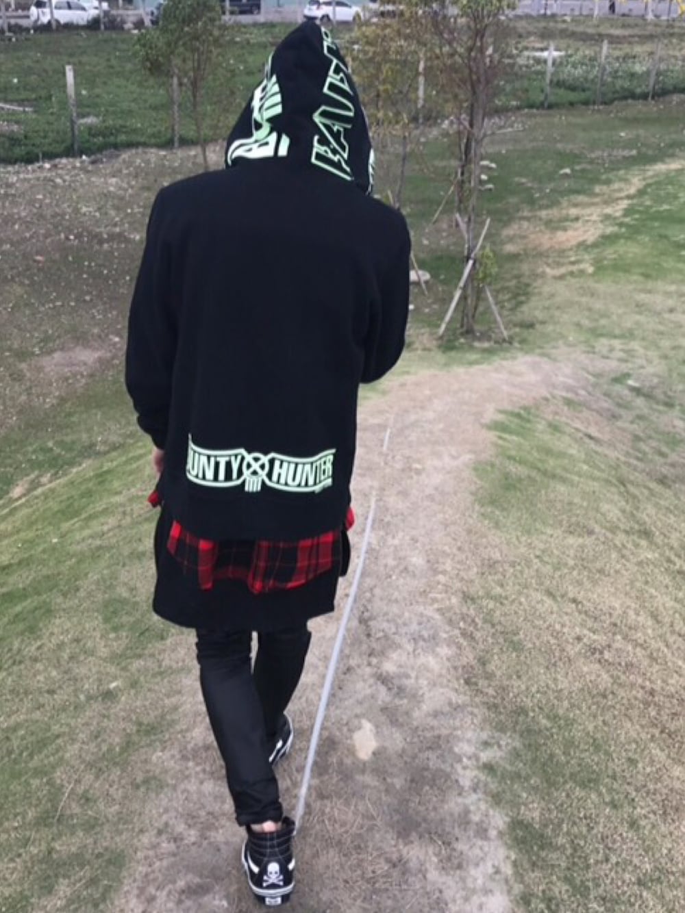 「台中、Bape、otheruk、Slightly Numb、VANS、ootd、中年微激」｜「A BATHING APEのBAPE x Bounty Hunter Glow in the dark Shark Hoodie（ジャケット/アウター、ブラック系）」を使った、Reset🇹🇼さん（メンズ・178cm）の秋コーディネートの1枚目の写真