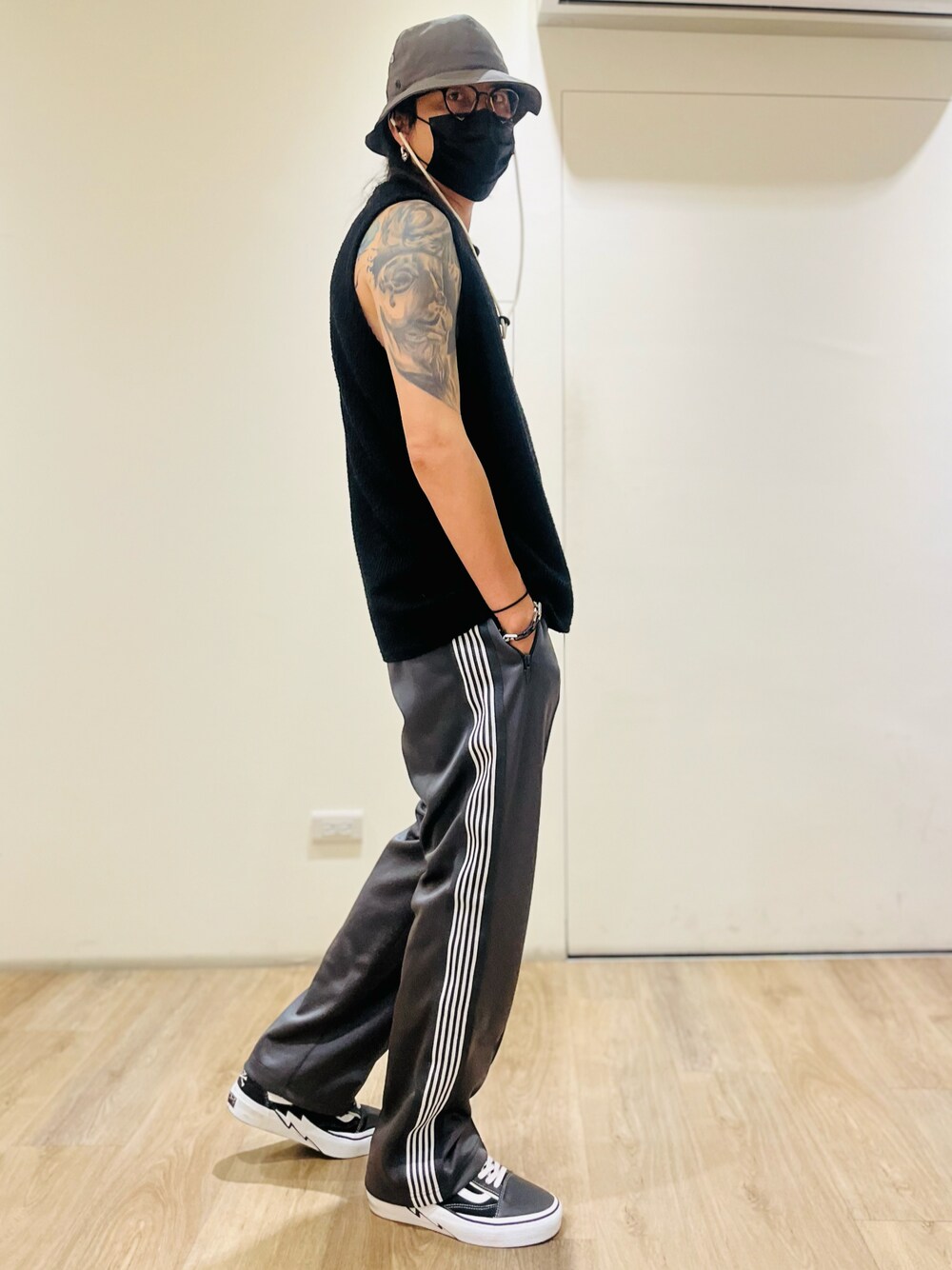 「GOOPiMADE、NEEDLES、VANS、mastermind world、old skool、ootd、music、中年微激、奮鬥大叔自治會」｜「GOOPiMADEのR-1K “Optimization” Bucket Hat - Iron（帽子、グレー系）」を使った、Reset🇹🇼さん（メンズ・178cm）の夏コーディネートの1枚目の写真