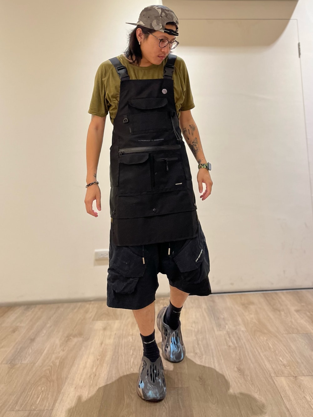 「supreme、LOUIS  VUITTON、otheruk、richmanjr、A BATHING APE、overtone、nozzle quiz、adidas、yezzy、FOAM RUNNER、ootd、One song every day、中年微激、奮鬥大叔自治會」｜「Supreme のReflective Camo Camp Cap（帽子、その他）」を使った、Reset🇹🇼さん（メンズ・178cm）の秋コーディネートの1枚目の写真
