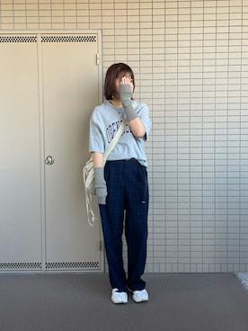 「UNIQLO（ユニクロ）のアイテム（スラックス、ブラック系）」を使った、canata*さん（レディース・161cm）の秋コーディネート