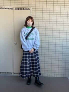 「ANGIE（アンジー）の【2022年秋冬新色追加】GILDANカレッジロゴオーバーサイズスウェット（スウェット、グレー系）」を使った、canata*さん（レディース・161cm）の秋コーディネート