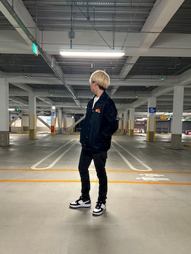「AVIREX（アヴィレックス）のアイテム（ナイロンジャケット）」を使った、AOKIさん（メンズ・172cm）の冬コーディネート