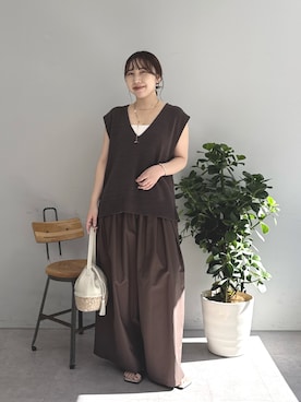 「GALLARDAGALANTE（ガリャルダガランテ）のサイドスリットニット（ニット/セーター、ブラウン系）」を使った、mamifujiiさん（レディース・158cm）の春コーディネート
