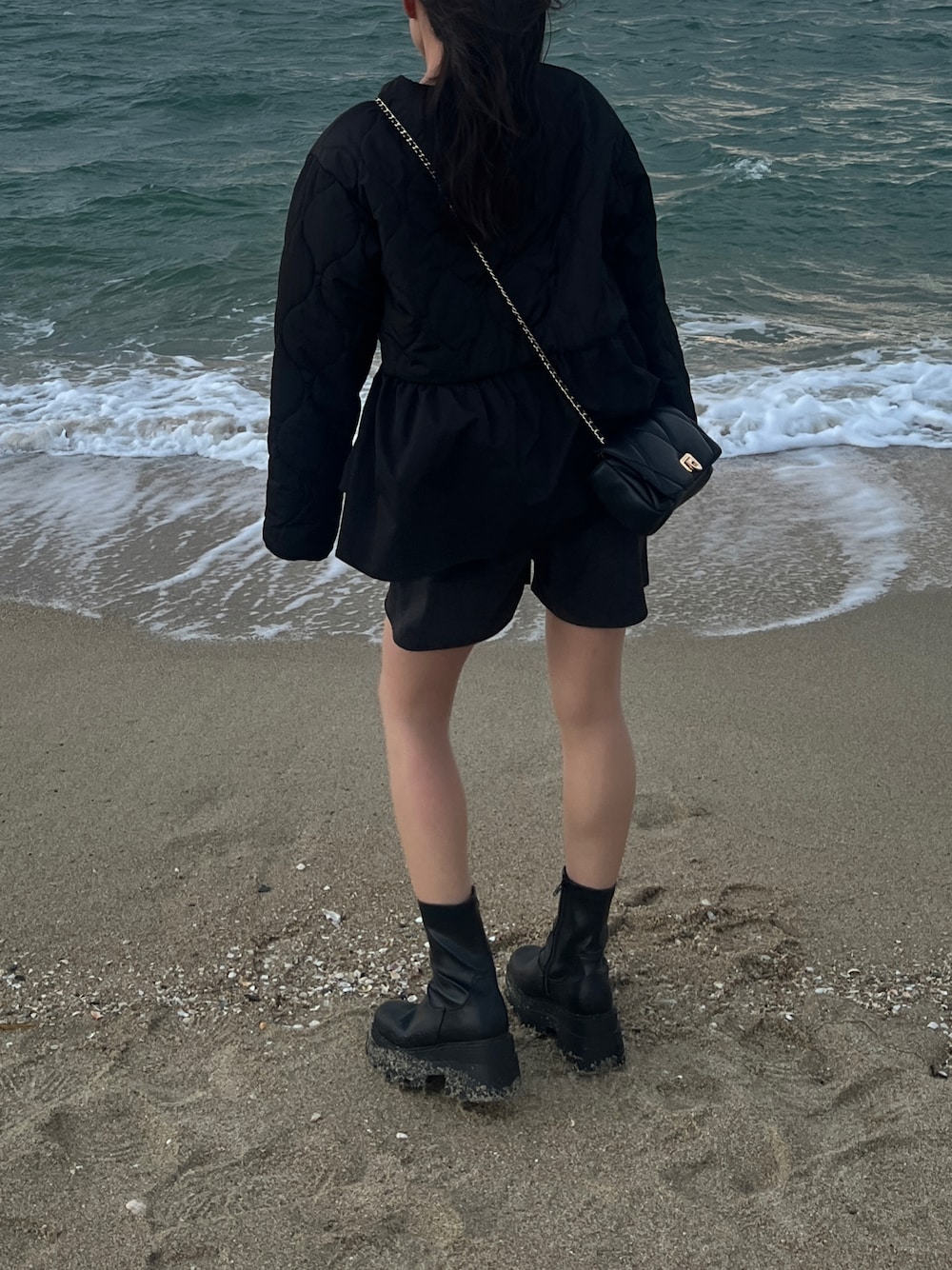 「prose verseのキルティング切替ペプラムブルゾン（ダウンジャケット/コート、ブラック系）」を使った、ほさん（レディース・152cm）の冬コーディネートの1枚目の写真