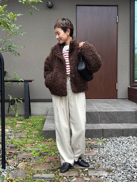 「アイテム（ローファー）」を使った、mikkoさん（レディース・161cm）の秋コーディネート