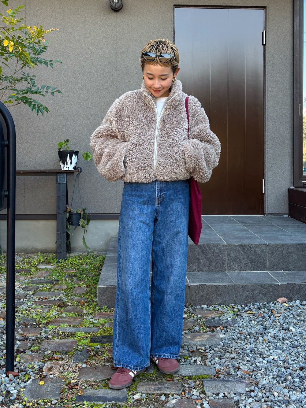 H＞フェイクファー ショートブルゾンを使った人気ファッション