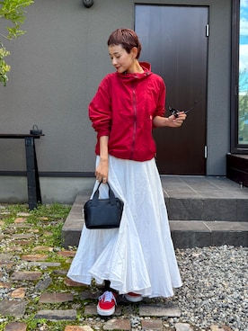 「アイテム（イヤリング）」を使った、mikkoさん（レディース・161cm）の秋コーディネート