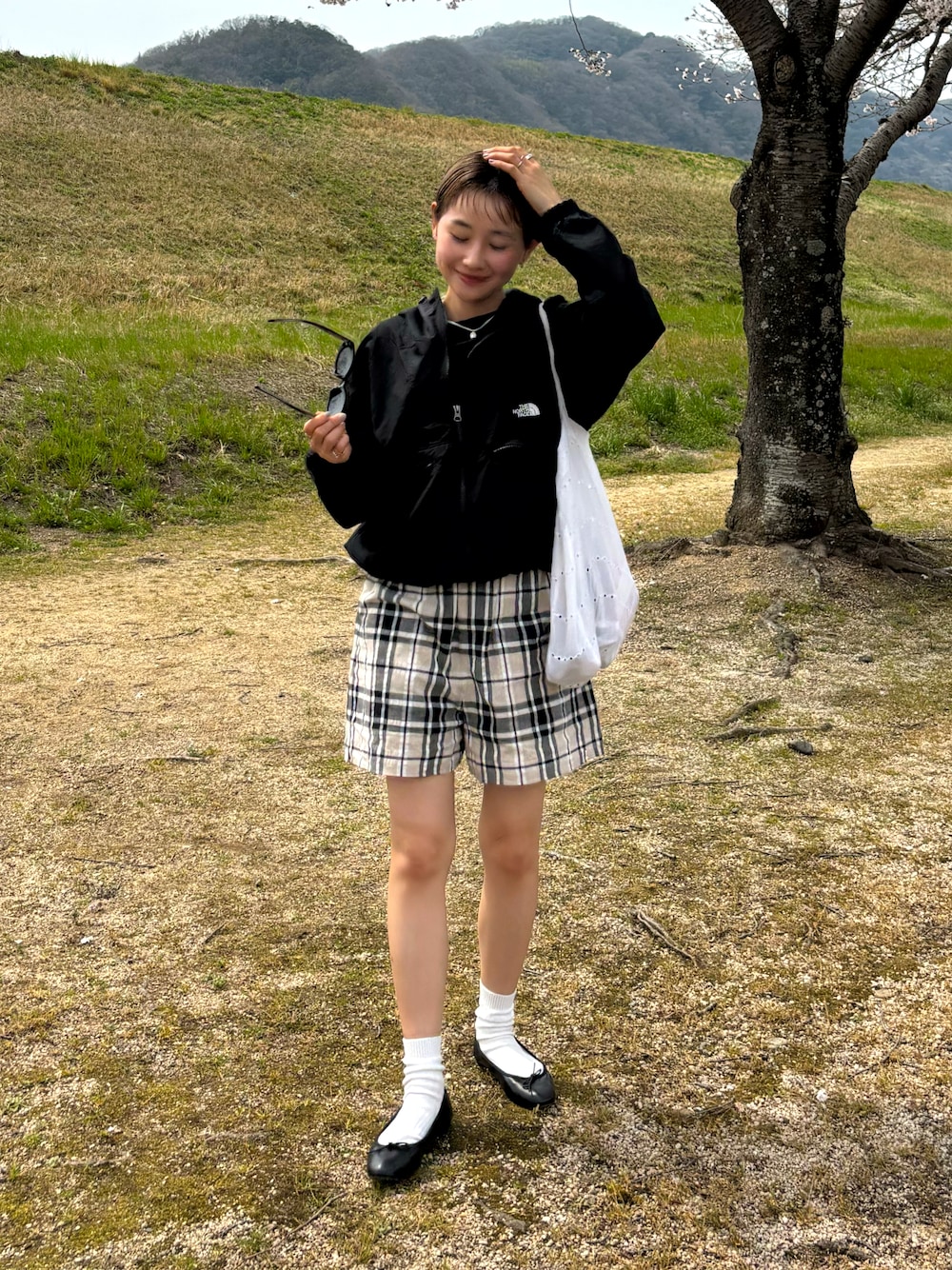 THE NORTH FACEのマウンテンパーカーを使った「ハーフパンツ」の人気