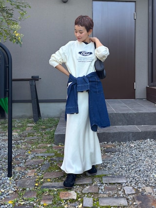 「Bonjour Sagan（ボンジュールサガン）のシルバーボタンオーバーサイズ8ozデニムシャツ（シャツ/ブラウス）」を使った、mikkoさん（レディース・161cm）の秋コーディネート