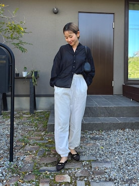 「無印良品（ムジルシリョウヒン）の婦人 強撚 シアー長袖シャツ（シャツ/ブラウス、ブラック系）」を使った、mikkoさん（レディース・161cm）の春コーディネート