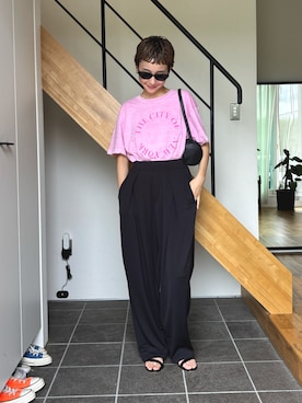 「アイテム（サンダル）」を使った、mikkoさん（レディース・161cm）の秋コーディネート