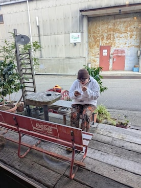 「アイテム（サンダル）」を使った、藤原さんさん（レディース・159cm）の秋コーディネート