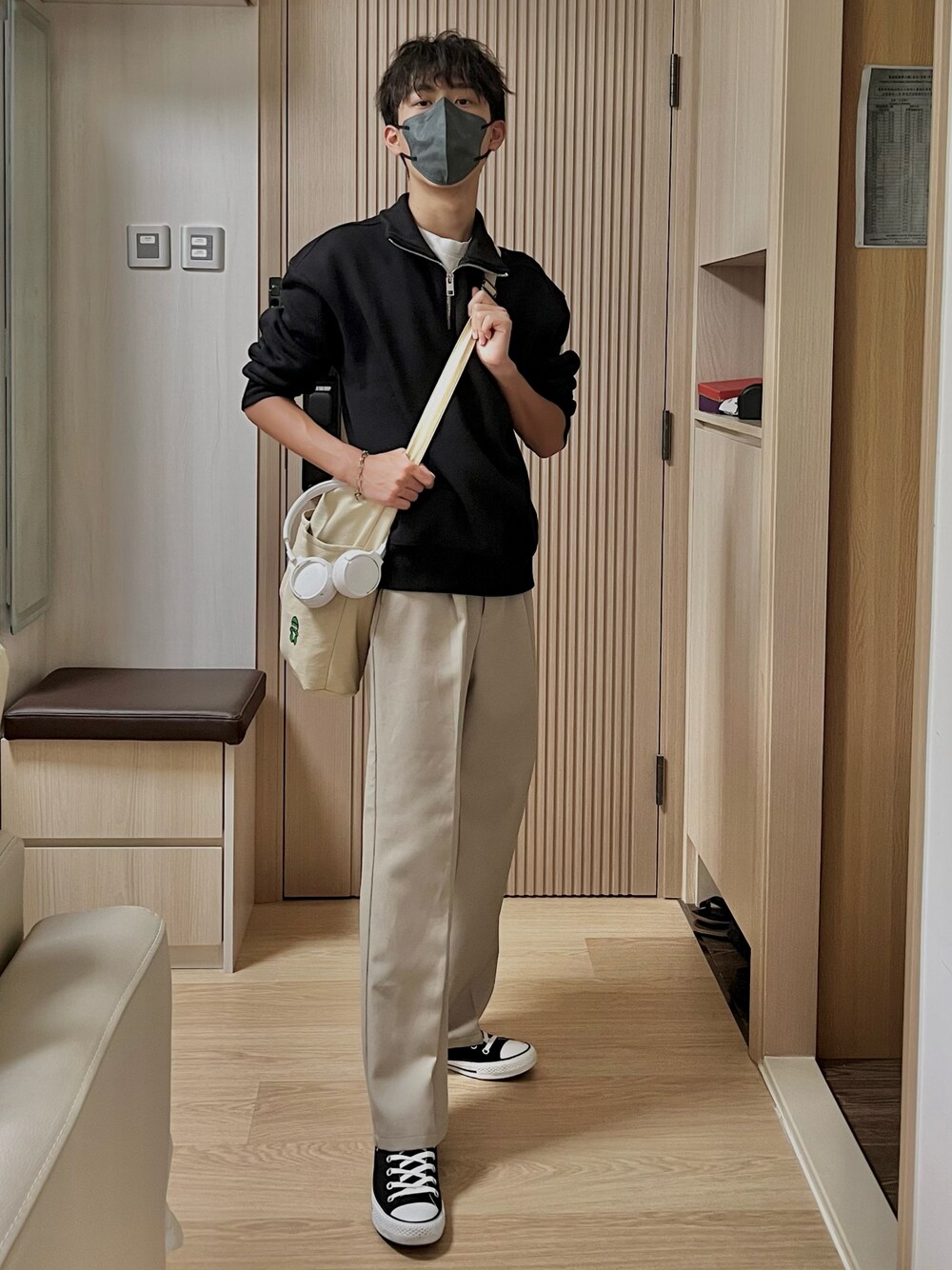 「秋服まるっと大公開、秋、秋服、秋服準備はじめました、可愛い、可愛い系、halfzip」｜「GUのコーデュロイワイドイージーパンツ(セットアップ可能)（パンツ、その他）」を使った、Graygrassさん（メンズ・172cm）の秋コーディネートの1枚目の写真