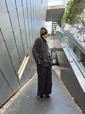 「MANASTASH（マナスタッシュ）のアイテム（カーゴパンツ）」を使った、Eitaさん（メンズ・180cm）の秋コーディネート