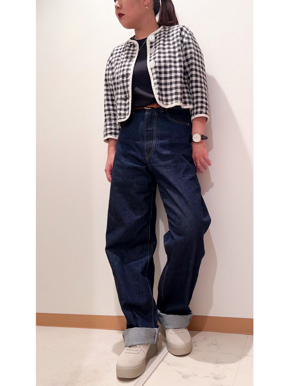 「古着、古着MIX、古着コーデ、秋服まるっと大公開、秋服準備はじめました、秋コーデ、お出かけコーデ、休日スタイル、キレイめカジュアル、デニム、パンツスタイル、札幌、北海道」｜「VINTAGEのアイテム（ノーカラージャケット、ブラック系）」を使った、AOIさん（レディース・155cm）の秋コーディネートの1枚目の写真