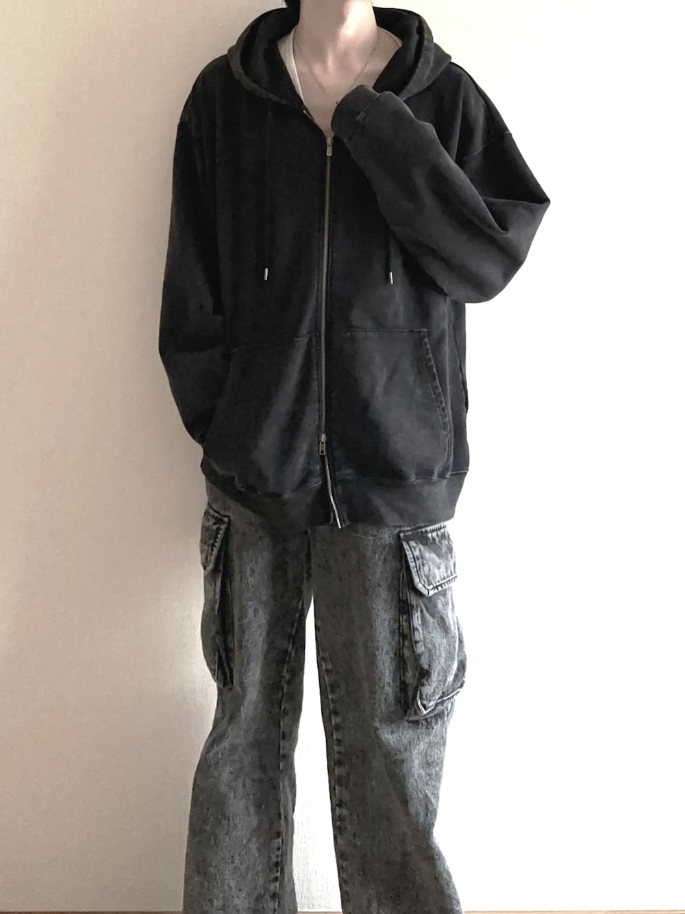 「秋っぽコーデ更新中、秋服準備はじめました、秋服、大人カジュアル、カジュアル、カジュアルコーデ」｜「CLELの【CLEL】Heavy Weight Logo Embroidered Full-Zip Hoodie/ヘビーウェイト ロゴ刺繍フルジップパーカー（パーカー、ブラック系）」を使った、nao04201さん（メンズ・175cm）の秋コーディネートの1枚目の写真