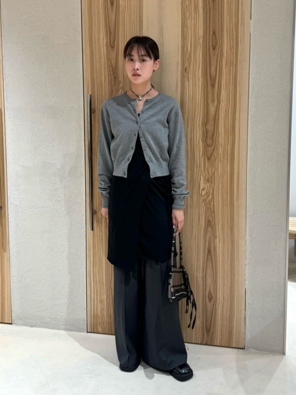 ATTISESSION ショートクルーネックカーディガン UNITED ARROWS LTD. OUTLET｜<ATTISESSION>ショート クルー