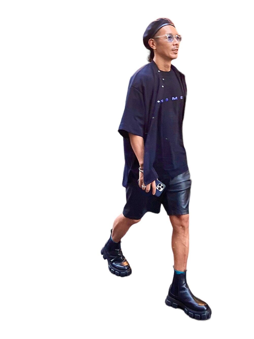「WEARハロウィン2022、メンズファッション、黒、streetstyle」｜「PUBLIC TOKYOのジョーゼットレイヤードシャツ（シャツ/ブラウス、ブラック系）」を使った、阿部顕悟さん（メンズ・176cm）の秋コーディネートの1枚目の写真