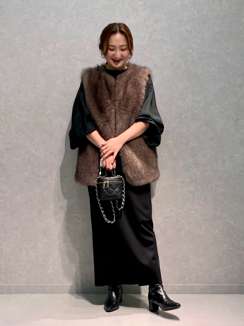 MIHIROさんの「エコファージレベスト（Rouge vif）」を使ったコーディネートの1枚目の写真