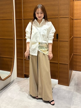 「Rouge vif Anna（ルージュヴィフアンナ）のバックラウンドデザインシャツ（シャツ/ブラウス、ホワイト系）」を使った、MIHIROさん（レディース・154cm）の春コーディネート