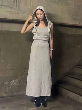 「EVRIS（エヴリス）のスウェードポインテッドスニーカーヒール（パンプス）」を使った、momokaさん（レディース・163cm）の夏コーディネート