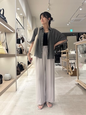 「Jena espace merveilleux(ジェナ エスパスメルヴェイユ)の【抜け感/上品】シアーデニムドルマンシャツ(シャツ/ブラウス、グレー系)」を使った、harara11さん(レディース・166cm)の夏コーディネート