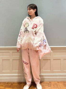 「アイテム（ルームウェア/パジャマ）」を使った、gelato piqueさん（レディース・161cm）の秋コーディネート