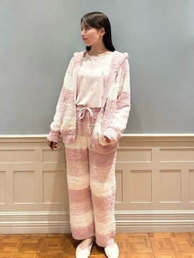 「アイテム（ルームウェア）」を使った、gelato piqueさん（レディース・161cm）の秋コーディネート