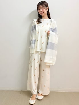 「アイテム（ブランケット）」を使った、gelato piqueさん（レディース・161cm）の秋コーディネート