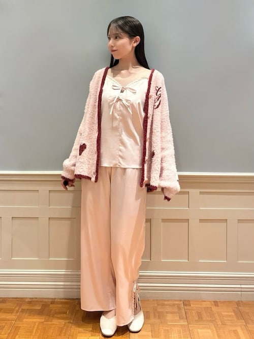 【新品タグ付】 GelatoPique ロゴサテンルームウェア 上下セット gelato pique（ジェラートピケ）の「サテンシャツ（ルームウェア