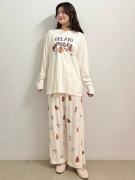 「アイテム（ルームウェア/パジャマ、ベージュ系）」を使った、gelato piqueさん（レディース・164cm）の秋コーディネート