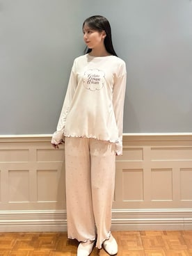 「アイテム（ルームウェア）」を使った、gelato piqueさん（レディース・161cm）の秋コーディネート