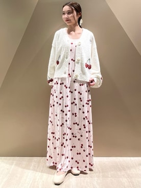チェリー柄カップインキャミワンピースを使った人気ファッション