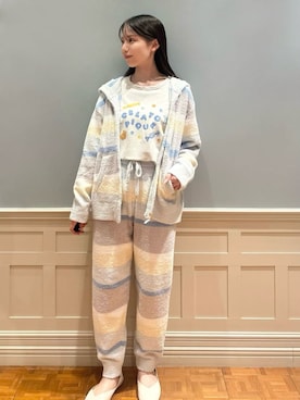「アイテム（ルームウェア）」を使った、gelato piqueさん（レディース・161cm）の秋コーディネート