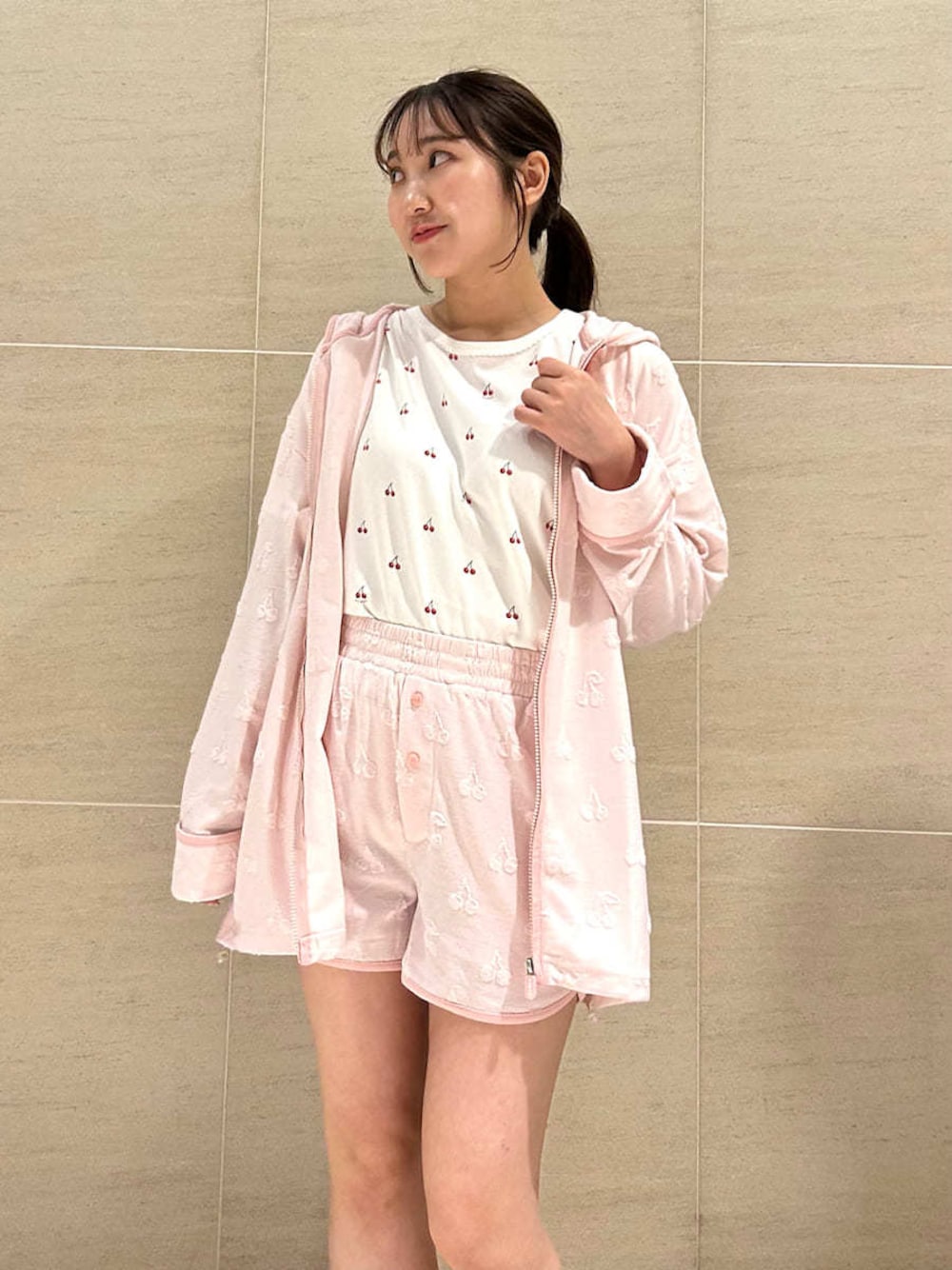 gelato pique（ジェラートピケ）の「チェリー柄Tシャツ（ルーム