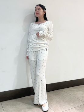 「アイテム（バレッタ/ヘアクリップ、シルバー系）」を使った、gelato piqueさん（レディース・158cm）の秋コーディネート