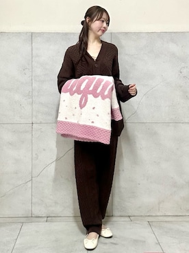 「アイテム（ブランケット）」を使った、gelato piqueさん（レディース・166cm）の冬コーディネート